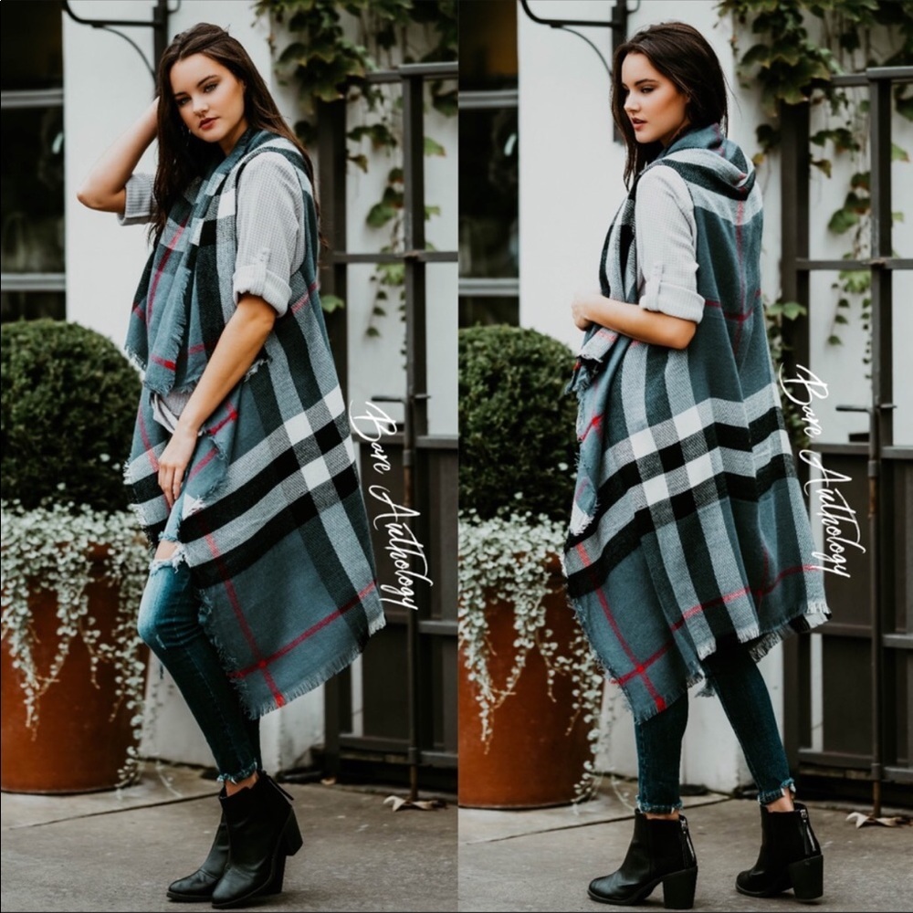 Plaid Waterfall Vest - Picture 2 of 7